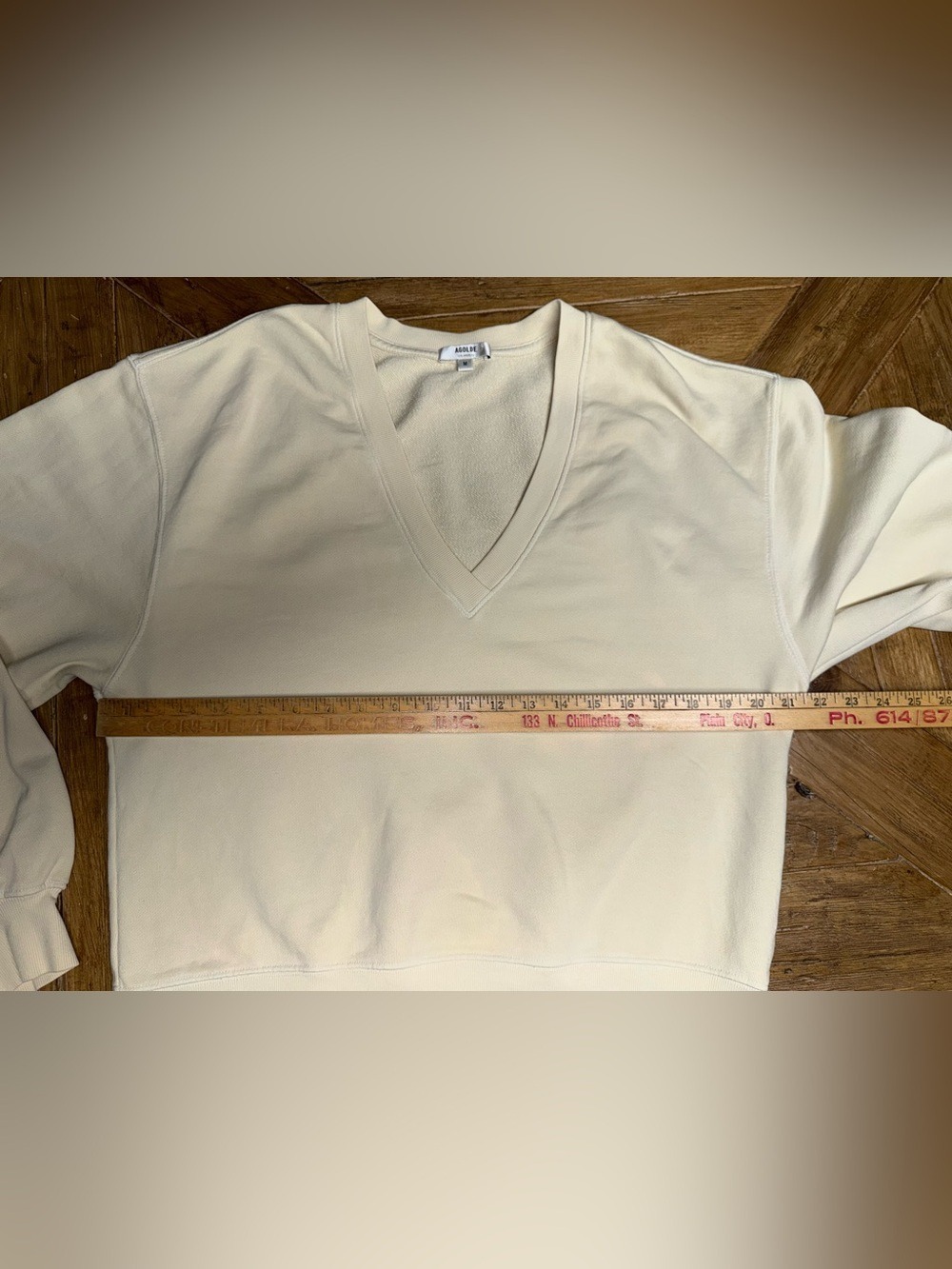 AGOLDE Low V-Neck Sweatshirt Medium Cream Ivory Heavyweight Pullover A7057 - Picture 11 of 14